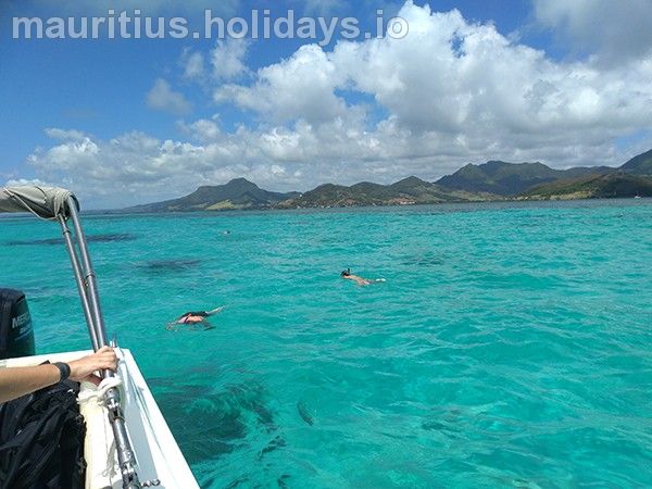 Speed Boat Mauritius thumbnail 10