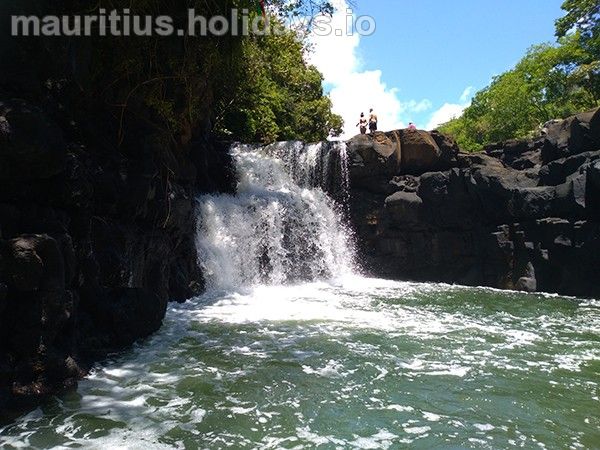 Speed Boat Mauritius thumbnail 7