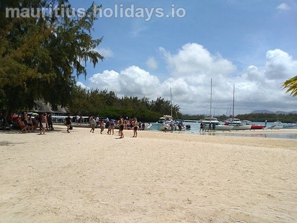 Speed Boat Trip Mauritius thumbnail 9
