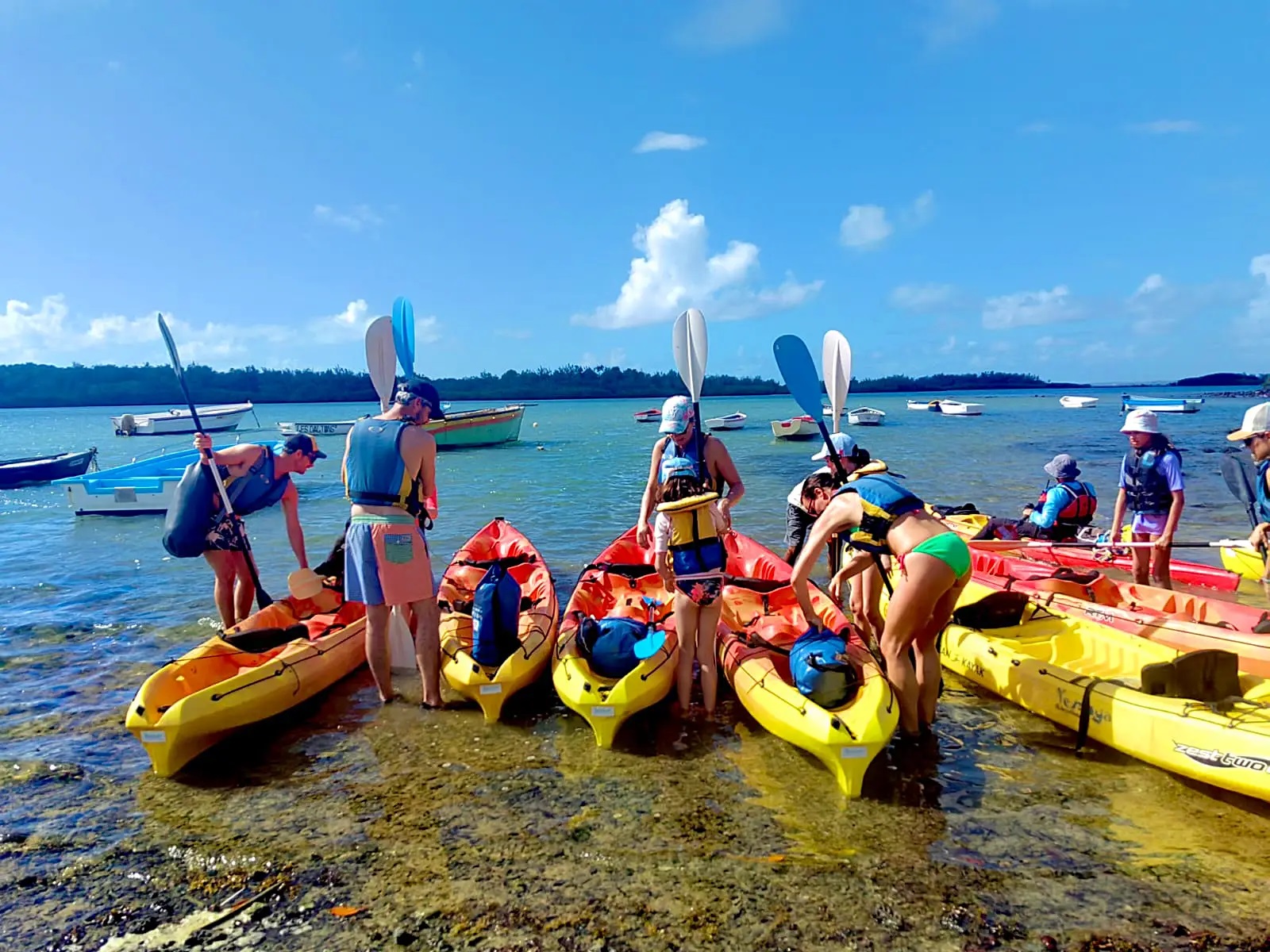 Sea Kayaking Ile D'Ambre thumbnail 6